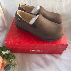 Alegría brown leather kel clogs slip on size38